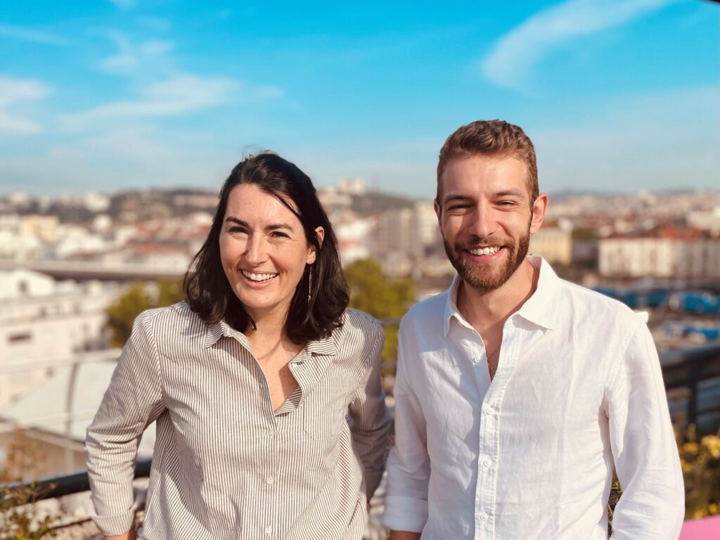 Sigolène et Grégoire Godinaud lors de la signature